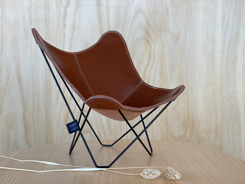 Cuero Design Miniature Buttefly Chair. Furmukselta.